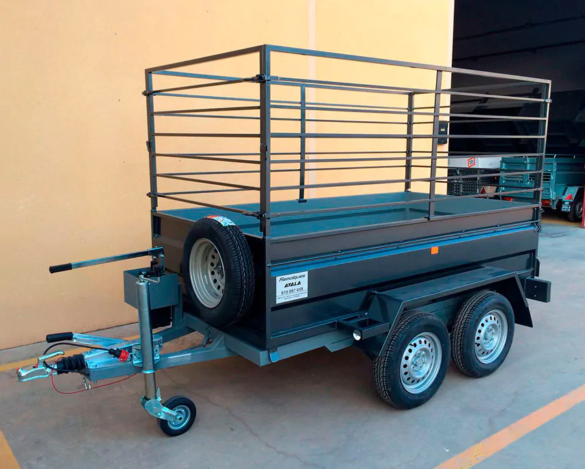 REMOLQUE CON BOMBA ELÉCTRICA SARIS 3500 KGS