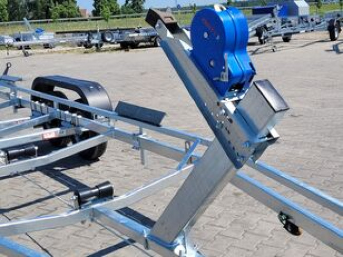 Remolque para barco nuevo B25 Longitud máxima del barco 7,3 m 2.500 kg - Vue alternative